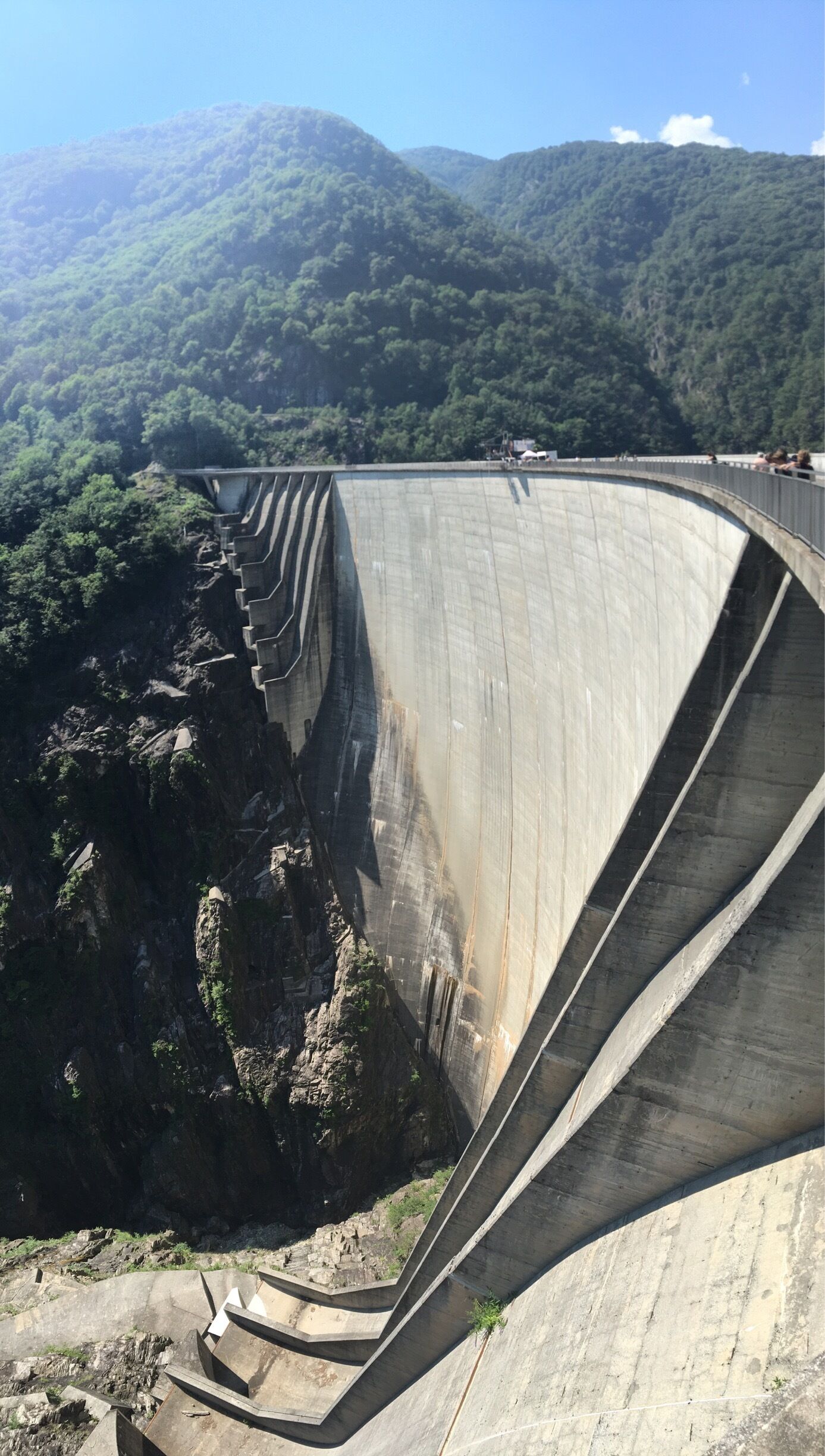 View 3 !! Second highest Bungee in the world. But highest free fall Bungee. 