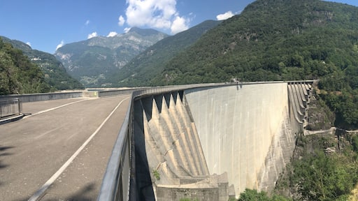 Second view of Verzasca Dam.