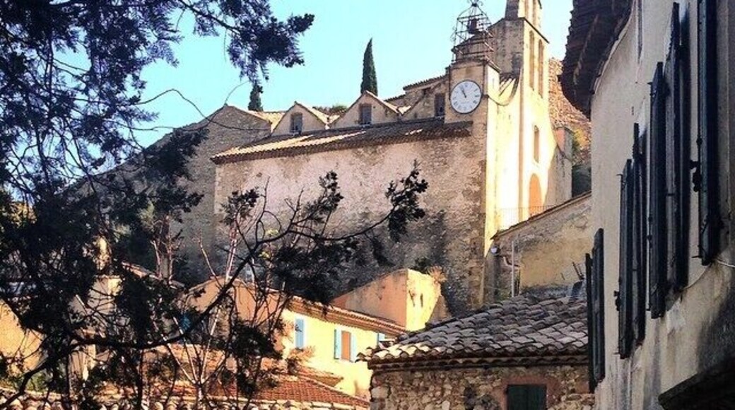Discovering the great wine culture of Provence - fun fact: we met the mayor and one of the best wine makers of the city. #wine #France #Gigondas #Provence #EuroRoadTrip #roadtrippin #villages #girlstrip #enrouteToBCN #summer2014