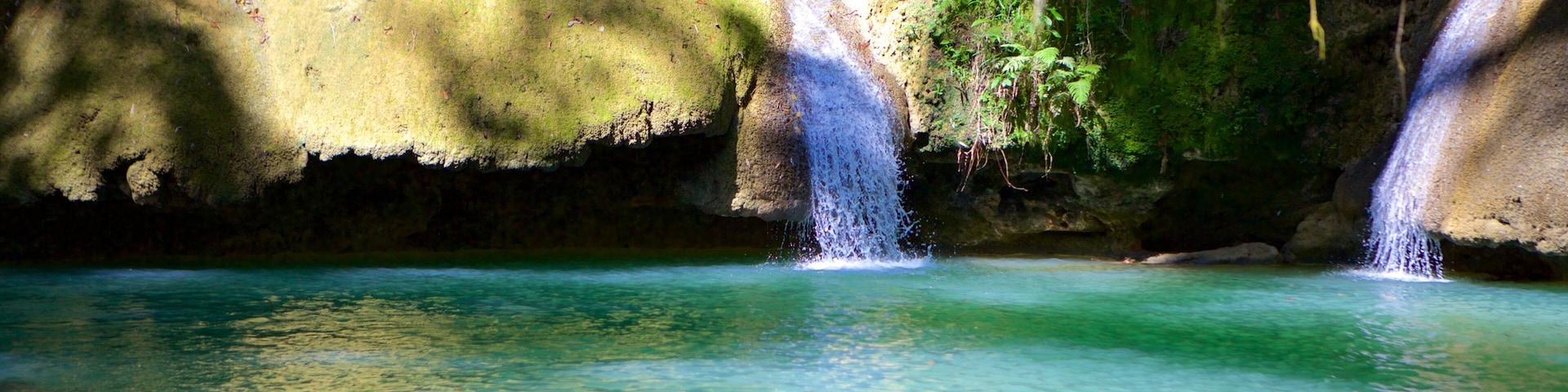 Cascadas YS mostrando un lago o laguna y una cascada