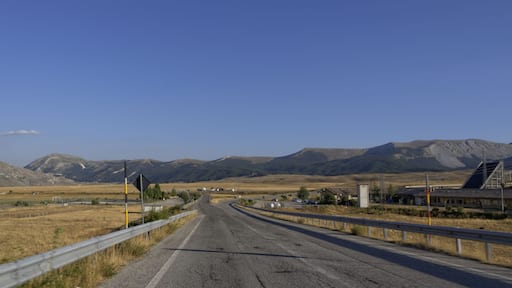 Campo Felice 2017 Dieses Foto entstand in Zusammenarbeit mit Stadtbesichtigungen.de Die Seiten Stadtbesichtigungen.de, der dazugehörige Reise Blog sowie die Facebookseite: Stadtbesichtigungen Rom dürfen dieses Bild für Ihre Veröffentlichungen ohne den Hinweis auf Wikipedia, Commons bzw der Lizenz verwenden. Die Verantwortlichen habe von mir (Ra Boe) die Originaldaten zur freien Verfügung übermittelt bekommen.