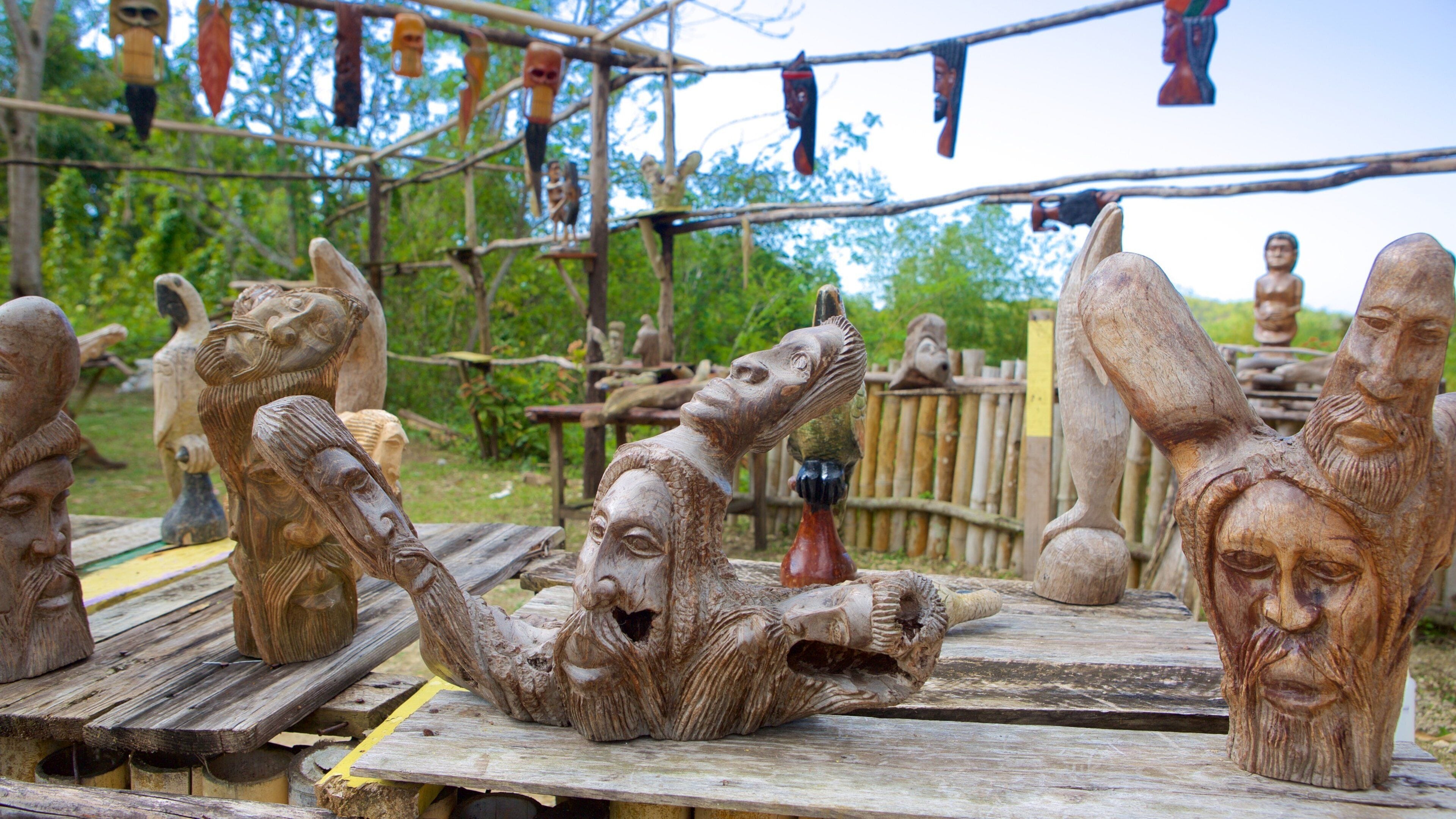 Mayfield Falls showing outdoor art and markets