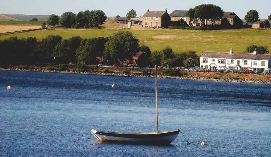 Pleasant  nature  walk  and  educational   activities
