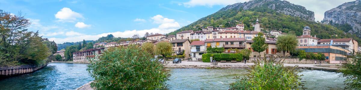 Pont-en-Royans et ses maisons suspendues