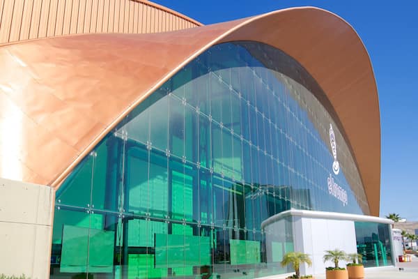 Musée interactif El Trompo de Tijuana montrant architecture moderne et ville