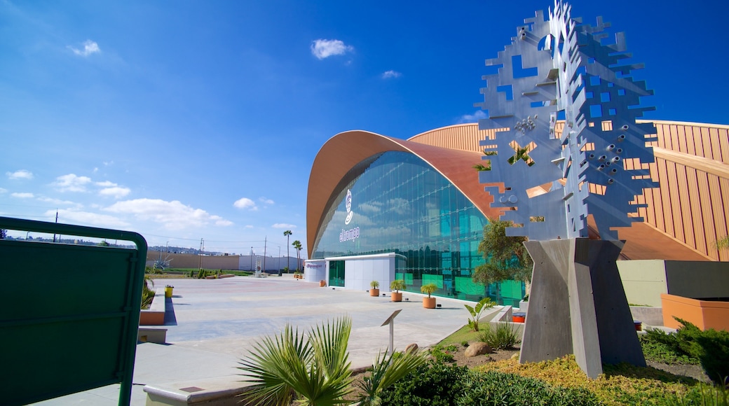Museo interactivo El Trompo Tijuana ofreciendo arte al aire libre y escenas urbanas
