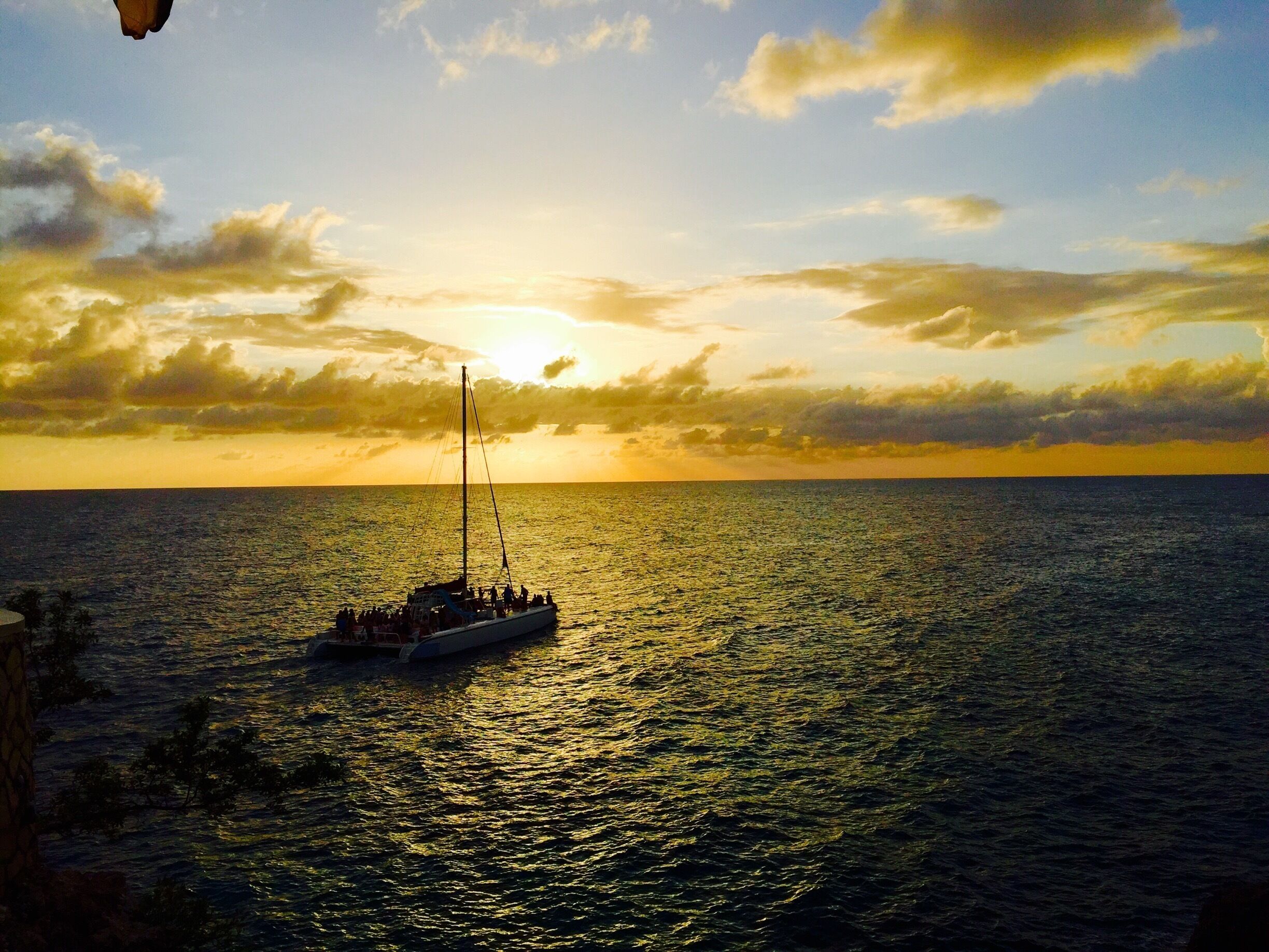 A sunset from the famous Rick's Cafe in Negril, Jamaica #lifeatexpedia