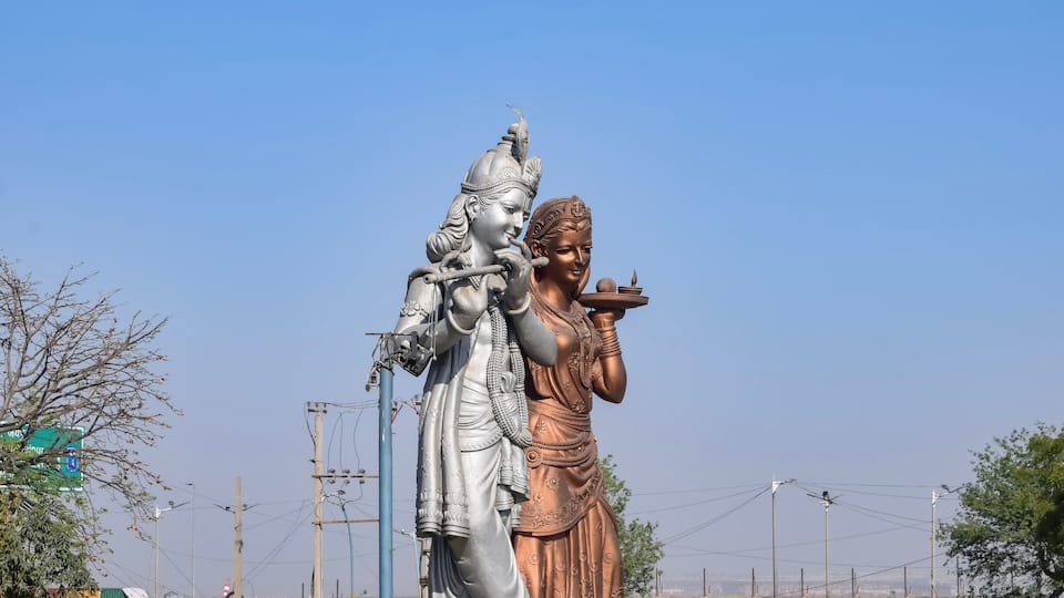 Big statue of Lord Radha Krishna near Delhi International airport, Delhi, India, Lord Krishna and Radha big statue touching sky at main highway Mahipalpur, Delhi