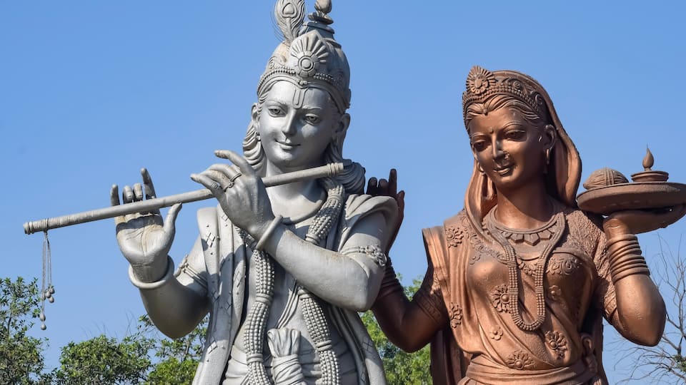 Big statue of Lord Radha Krishna near Delhi International airport, Delhi, India, Lord Krishna and Radha big statue touching sky at main highway Mahipalpur, Delhi