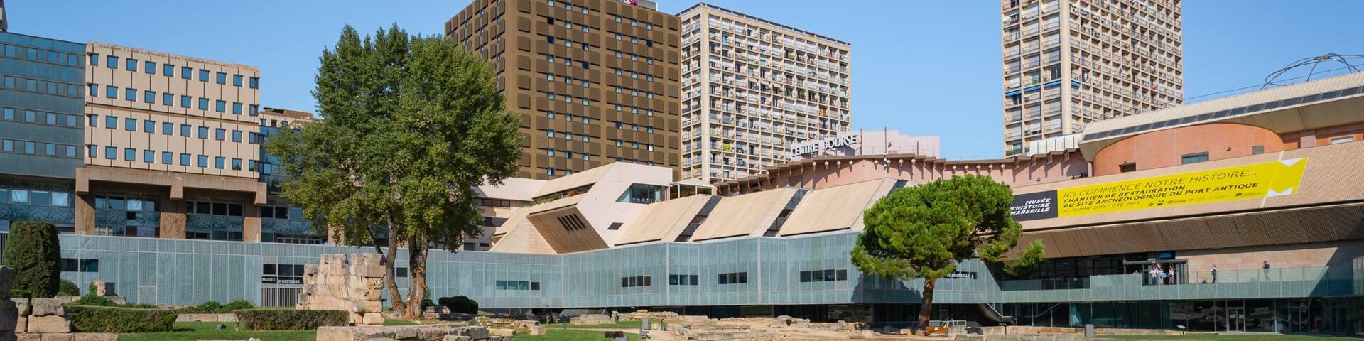 Jardin des Vestiges which includes a garden