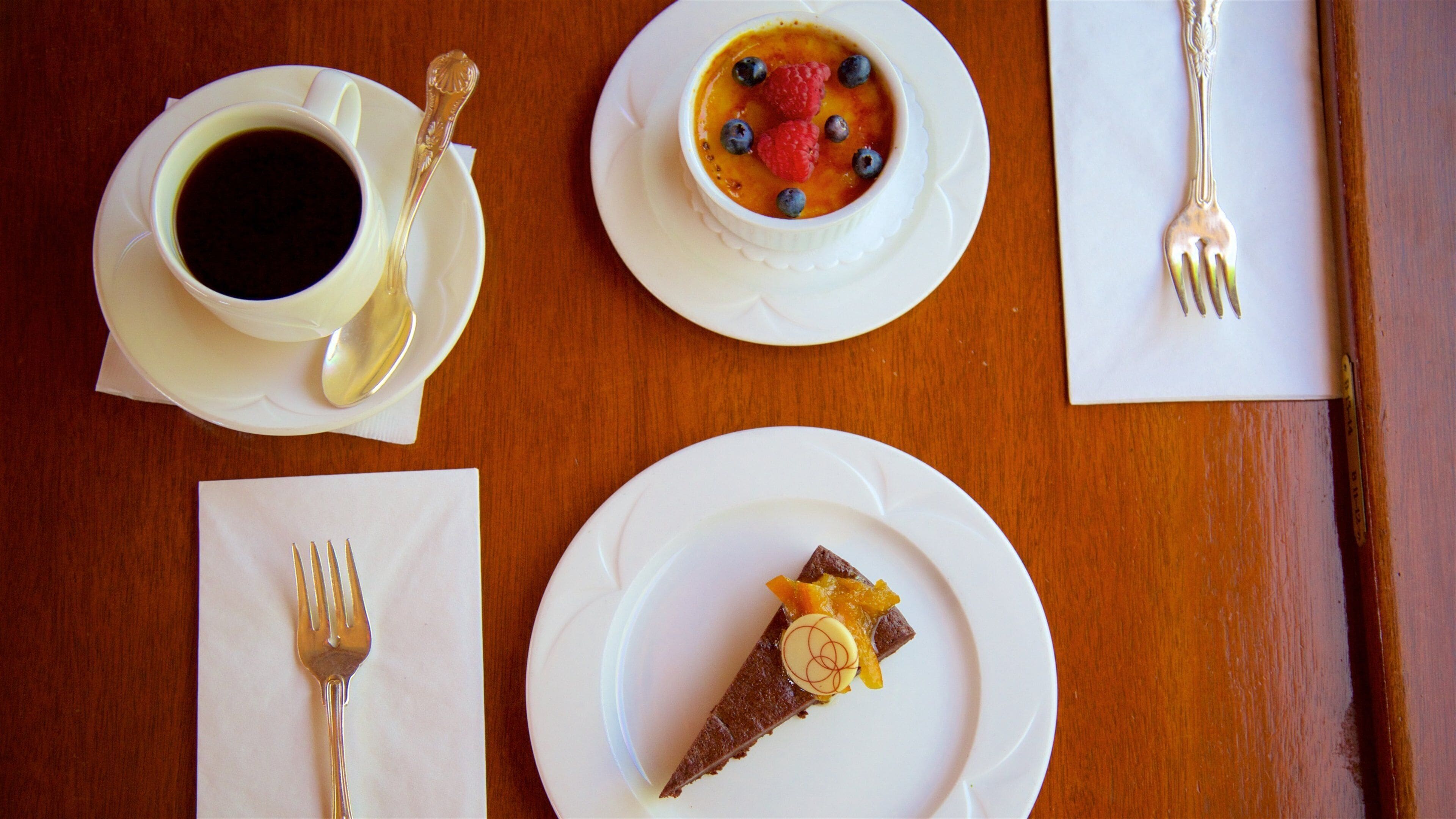 ナパバレー ワイン トレイン 表示 ドリンクあるいは飲み物 と 食べ物