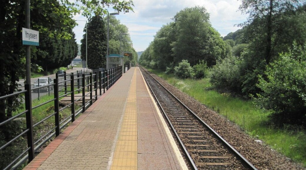 Ynyswen railway station, Rhondda Cynon Taf. Opened in 1986 by British Rail on the line from Cardiff to Treherbert. View south east towards Treorchy and Cardiff.