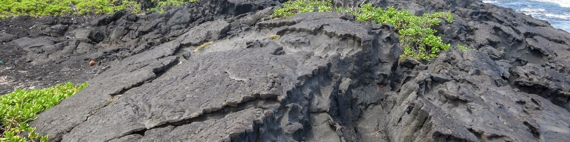 Rocky shore near the Black Sand Beach.
#liifeatexpedia