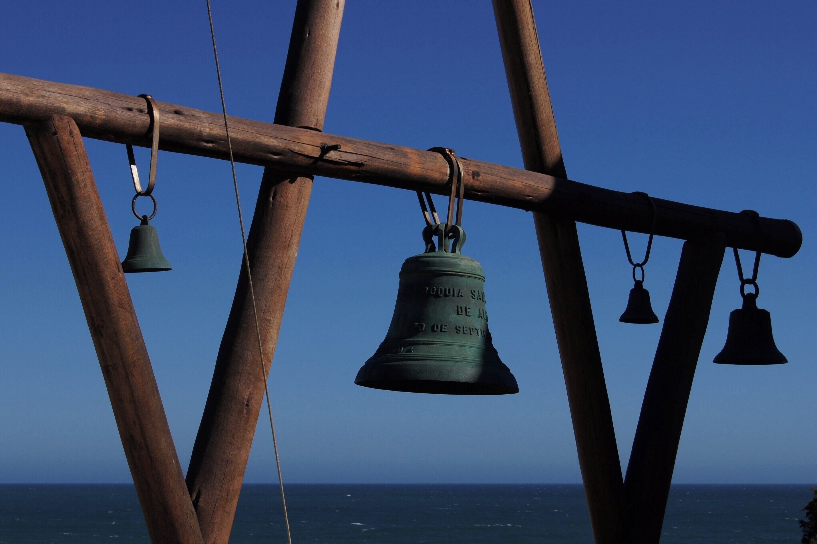 #TroveonTuesday

Uma das três casas de Pablo Neruda no Chile. Já tinha conhecido La Chascona, em Santiago, e La Sebastiana, em Valparaíso. Fica a cerca de 120 Km de Santiago. Esta casa fica de frente para o Pacífico e é um outro poema (não escrito) de Neruda. Este é o lugar para entender um pouco mais sobre ele. Neruda está enterrado aqui, junto com sua última esposa Matilde Urrutia.

#Neruda #Isla #Negra #Chile
