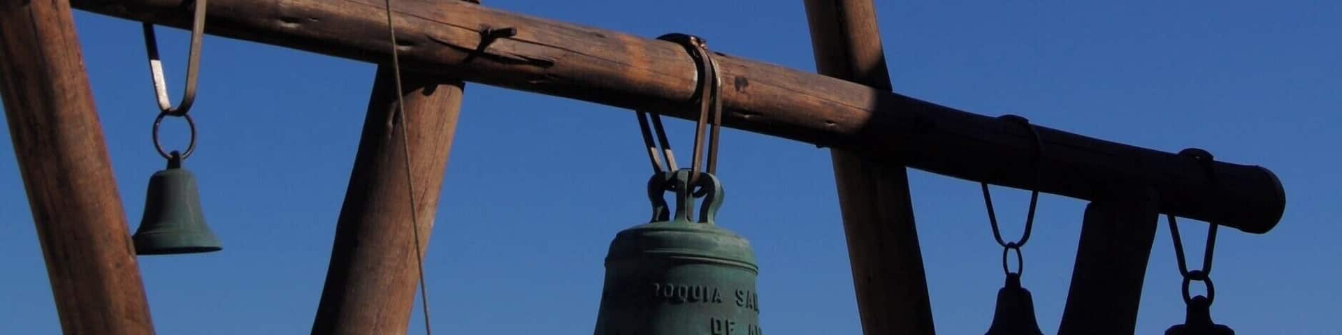 Uma das trĂȘs casas de Pablo Neruda no Chile. JĂĄ tinha conhecido La Chascona, em Santiago, e La Sebastiana, em ValparaĂso. Fica a cerca de 120 Km de Santiago. Esta casa fica de frente para o PacĂfico e Ă© um outro poema (nĂŁo escrito) de Neruda. Este Ă© o lugar para entender um pouco mais sobre ele. Neruda estĂĄ enterrado aqui, junto com sua Ășltima esposa Matilde Urrutia.
#Neruda #Isla #Negra #Chile #BVSblue