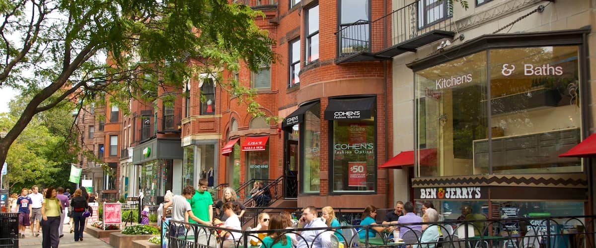 Massachusetts showing a house, cafe scenes and outdoor eating