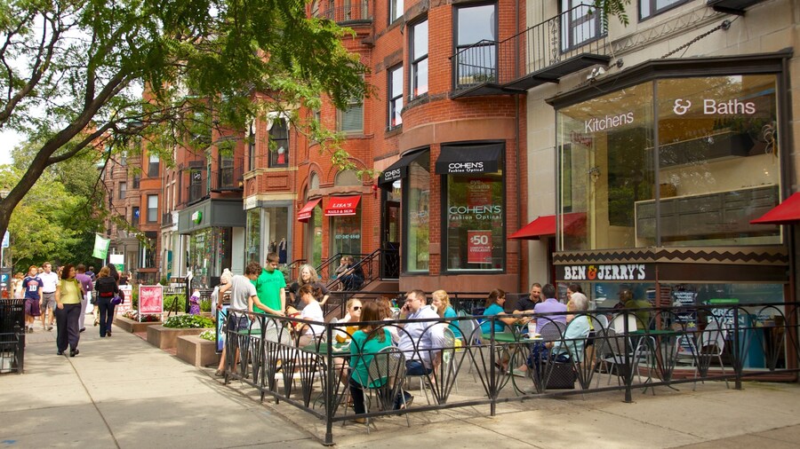 Massachusetts featuring outdoor eating, a house and café scenes