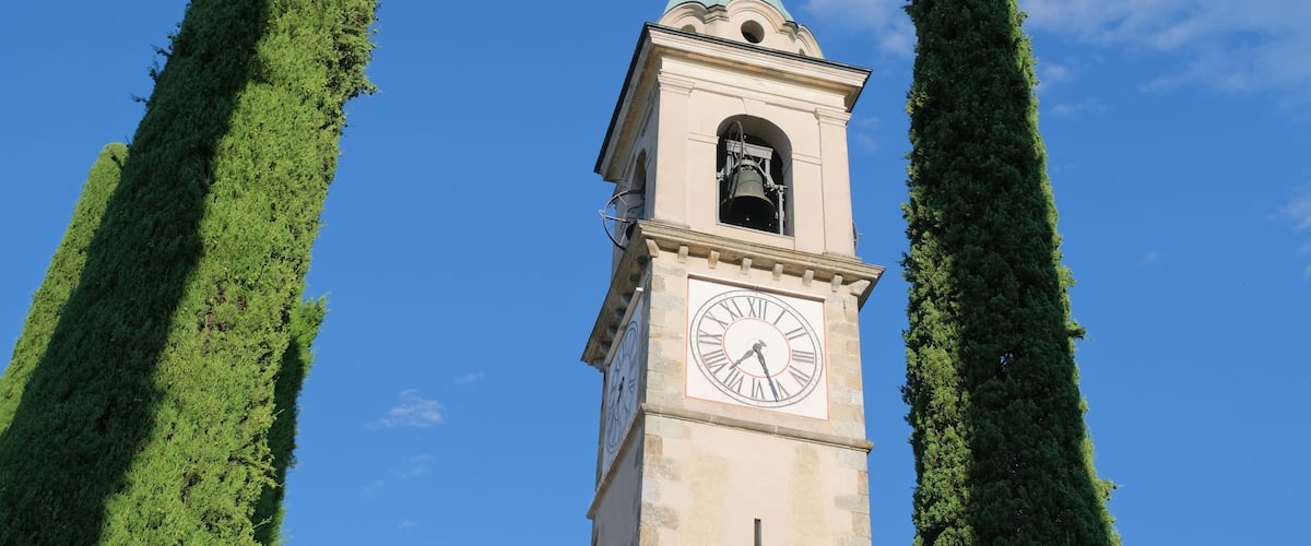 La chiesa di Sant'Abbondio a Gentilino nel comune di Collina d'Oro, Canton Ticino, Svizzera.