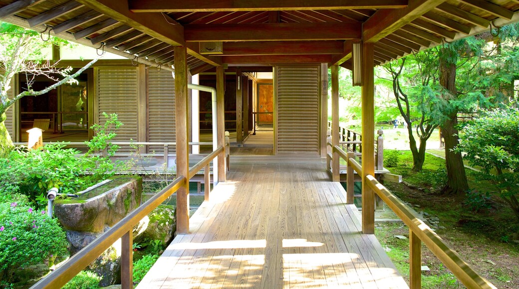 Templo Shoren-in mostrando aspectos religiosos y un templo o lugar de culto