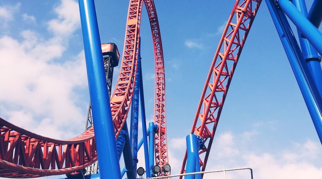 The Gold Coast is famous for its many family friendly theme parks. You can find rides for all ages, but if you're looking for a special thrill, try the Superman Escape Rollercoaster which goes from 0 to 100 km/h in only 2 seconds. #LifeAtExpedia