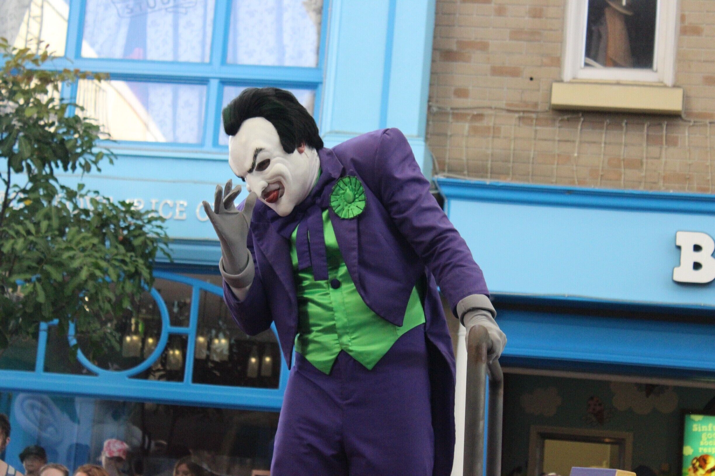 The daily parade at Movie World was a definite highlight. We got so caught up in the atmostphere and got many hilarious photos. #localgem