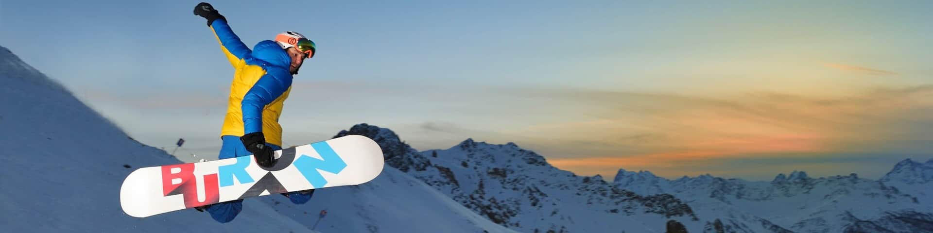 Bardonecchia Ski Resort showing mountains, nightlife and night scenes