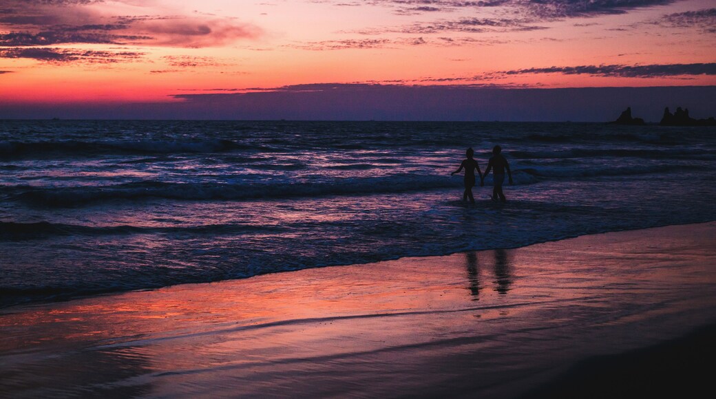 It's an amazing beach with a breath-taking sunset when you just want to sit in the silence surrounded by the beautiful nature and magical colors and smell of the ocean.
#BvS100k