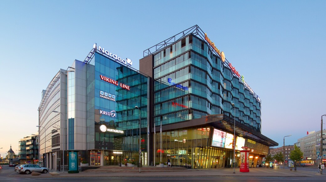 Winkelcentrum Rotermanni inclusief moderne architectuur