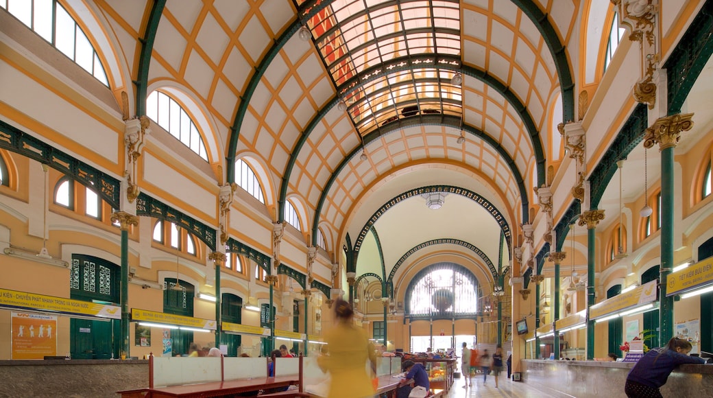 Poste centrale de Saïgon mettant en vedette vues intérieures et patrimoine architectural