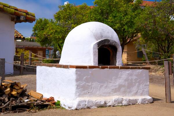 El Presidio de Santa Barbara State Historic Park mettant en vedette patrimoine historique