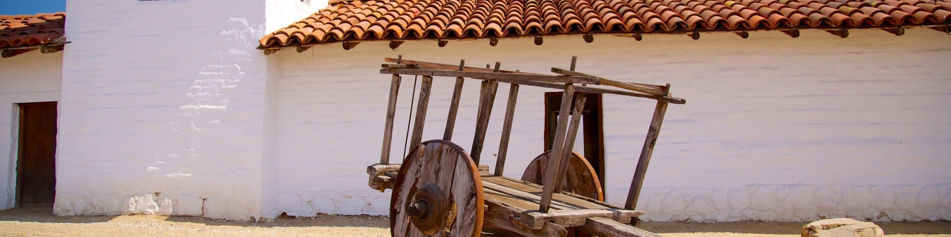 El Presidio de Santa Barbara State Historic Park montrant patrimoine historique