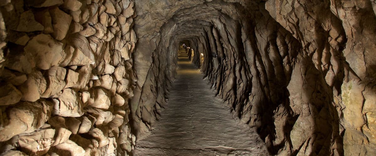 Military Heritage Centre and Great Siege Tunnels showing caving