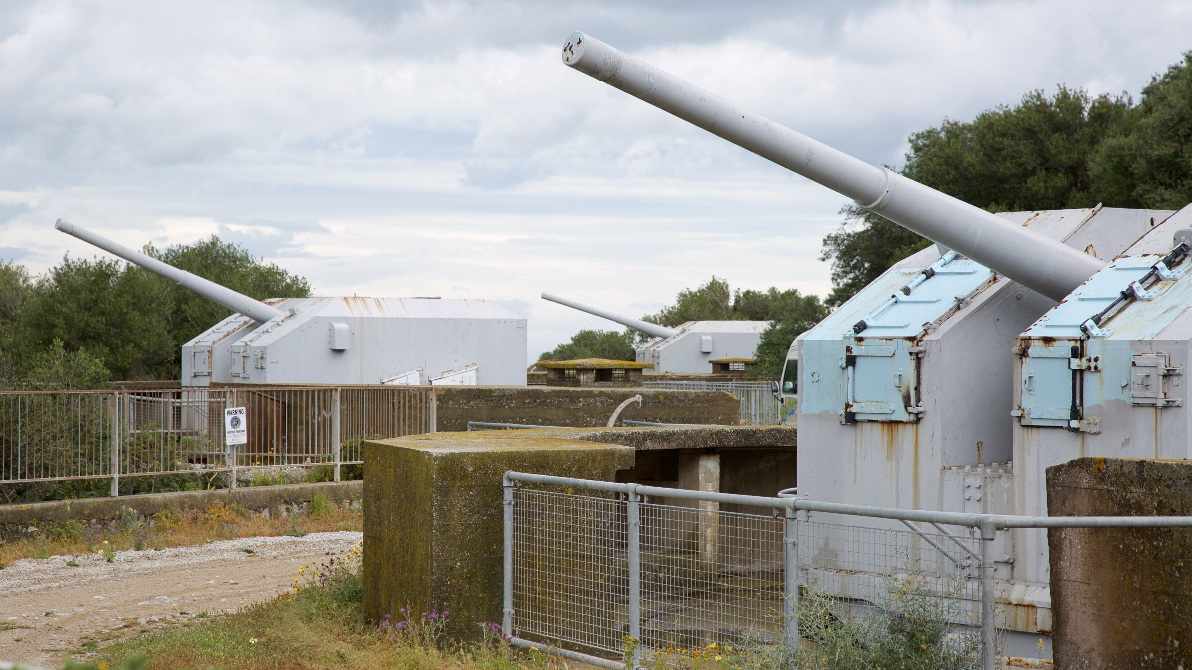 Military Heritage Centre and Great Siege Tunnels showing military items
