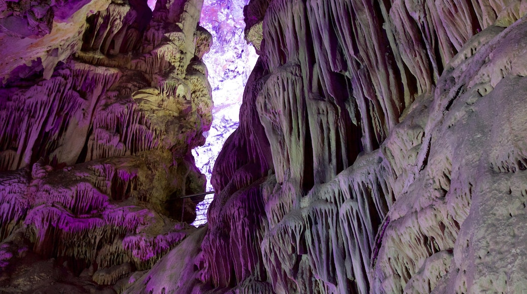 St Michaels hule som inkluderer huler