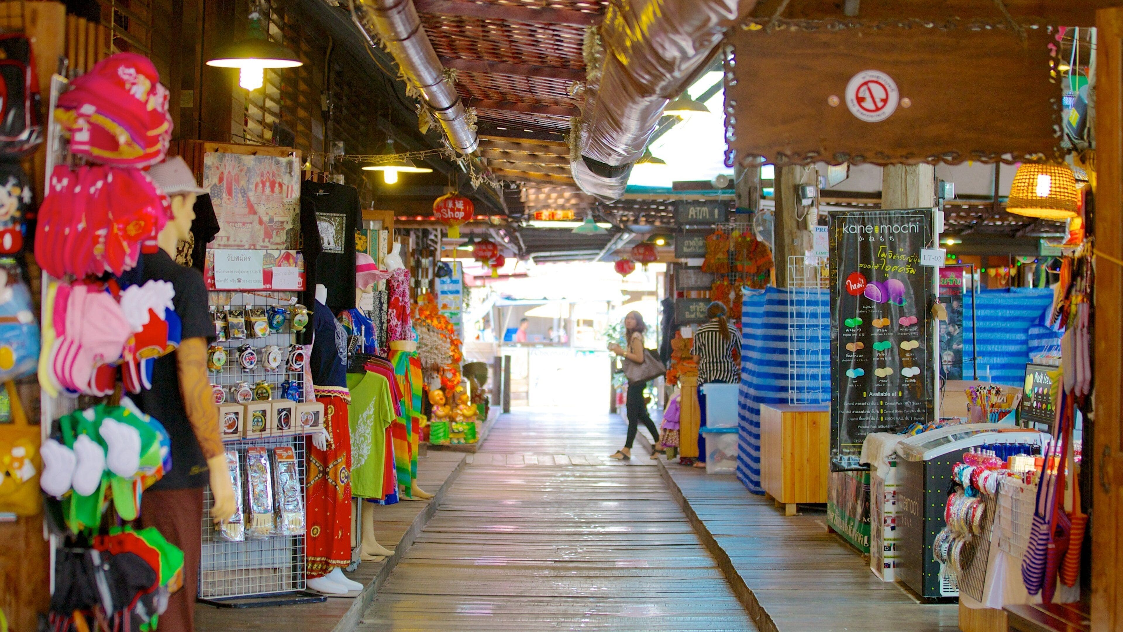 Pattaya flytende marked som viser gatescener og marked