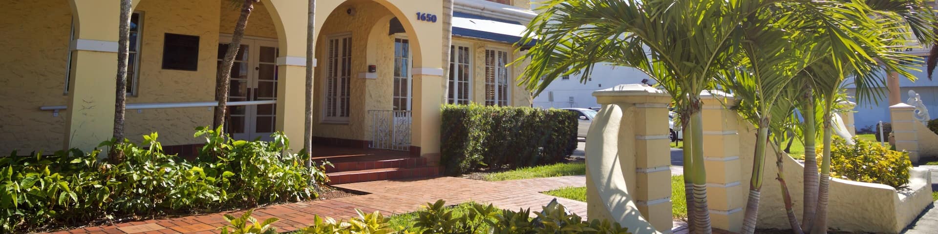 Art and Culture Center of Hollywood featuring a park and a sunset