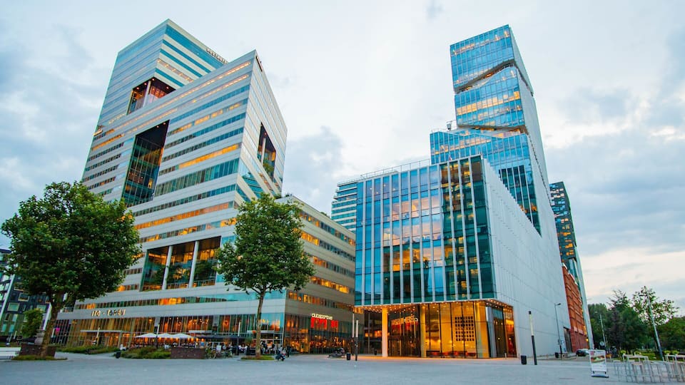 World Trade Center featuring a city