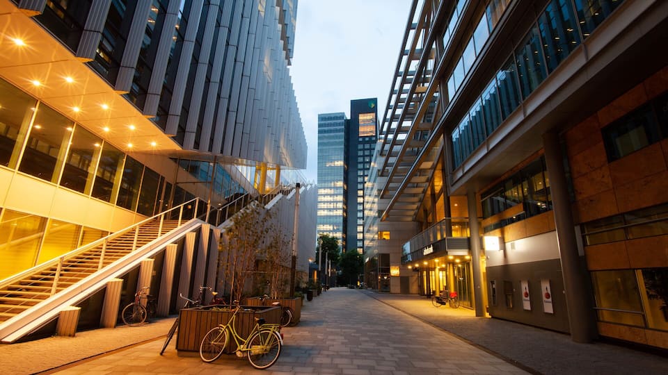 World Trade Center showing a city