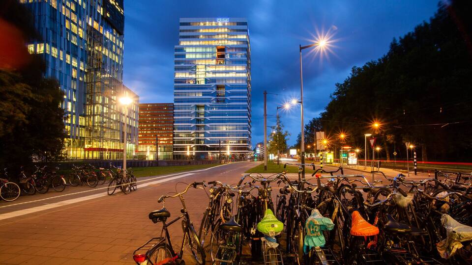 World Trade Center showing a city and night scenes