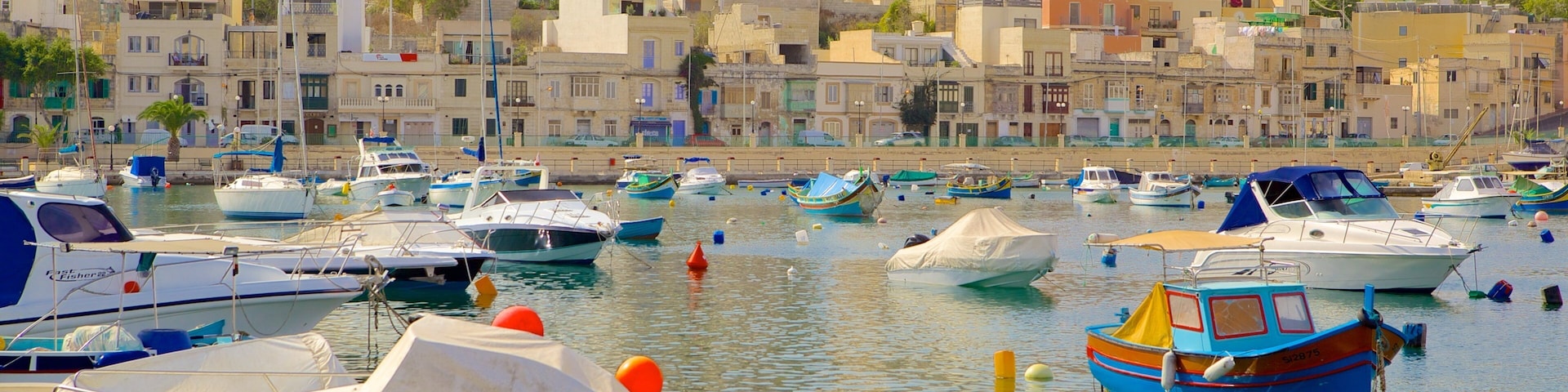 Kalkara qui includes patrimoine architectural, baie ou port et petite ville ou village