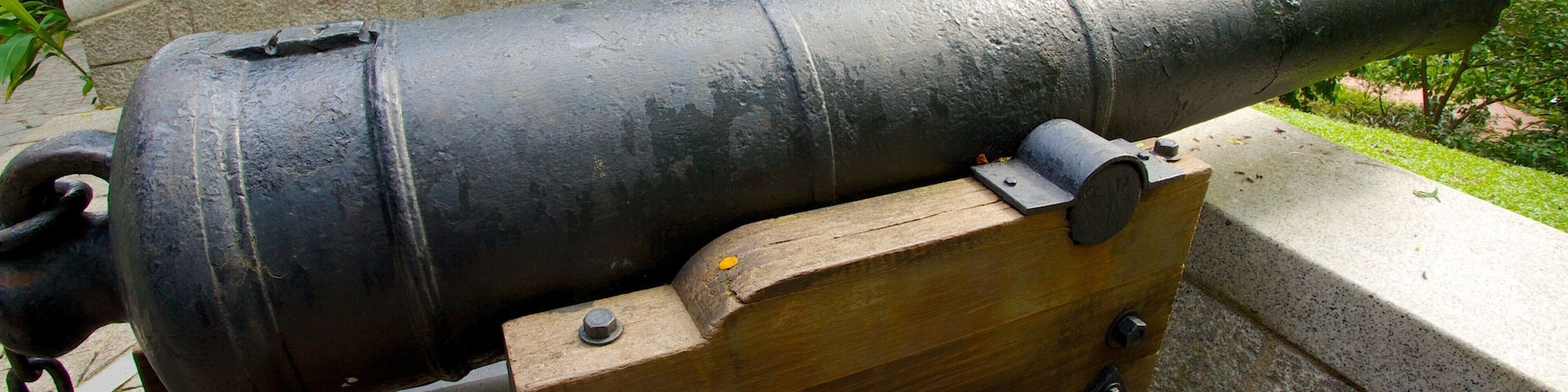 Fort Canning Park which includes military items and a park