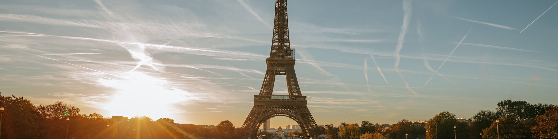 Place du Trocadéro featuring a monument and a sunset