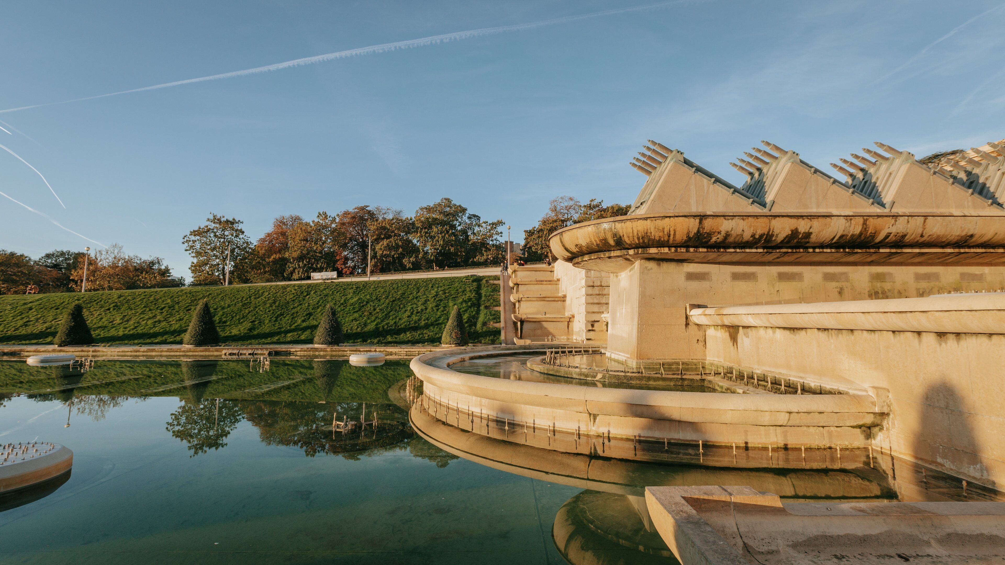 Place du Trocadéro which includes a fountain