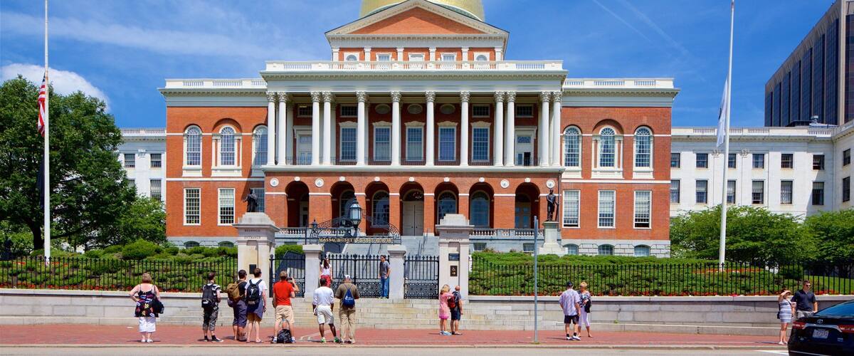 The Freedom Trail fasiliteter samt historisk arkitektur i tillegg til en liten gruppe med mennesker