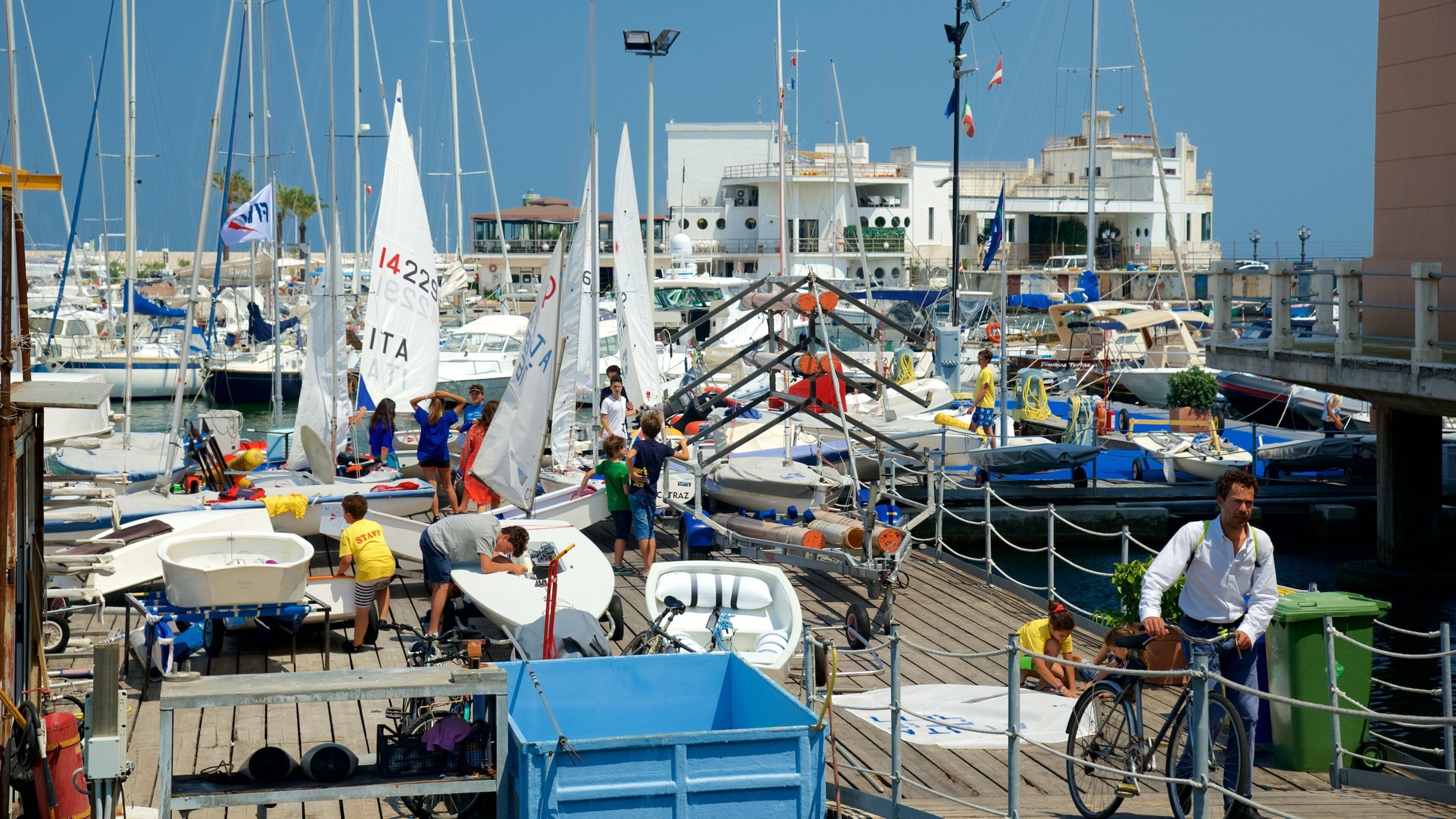 Bari havn som viser marina