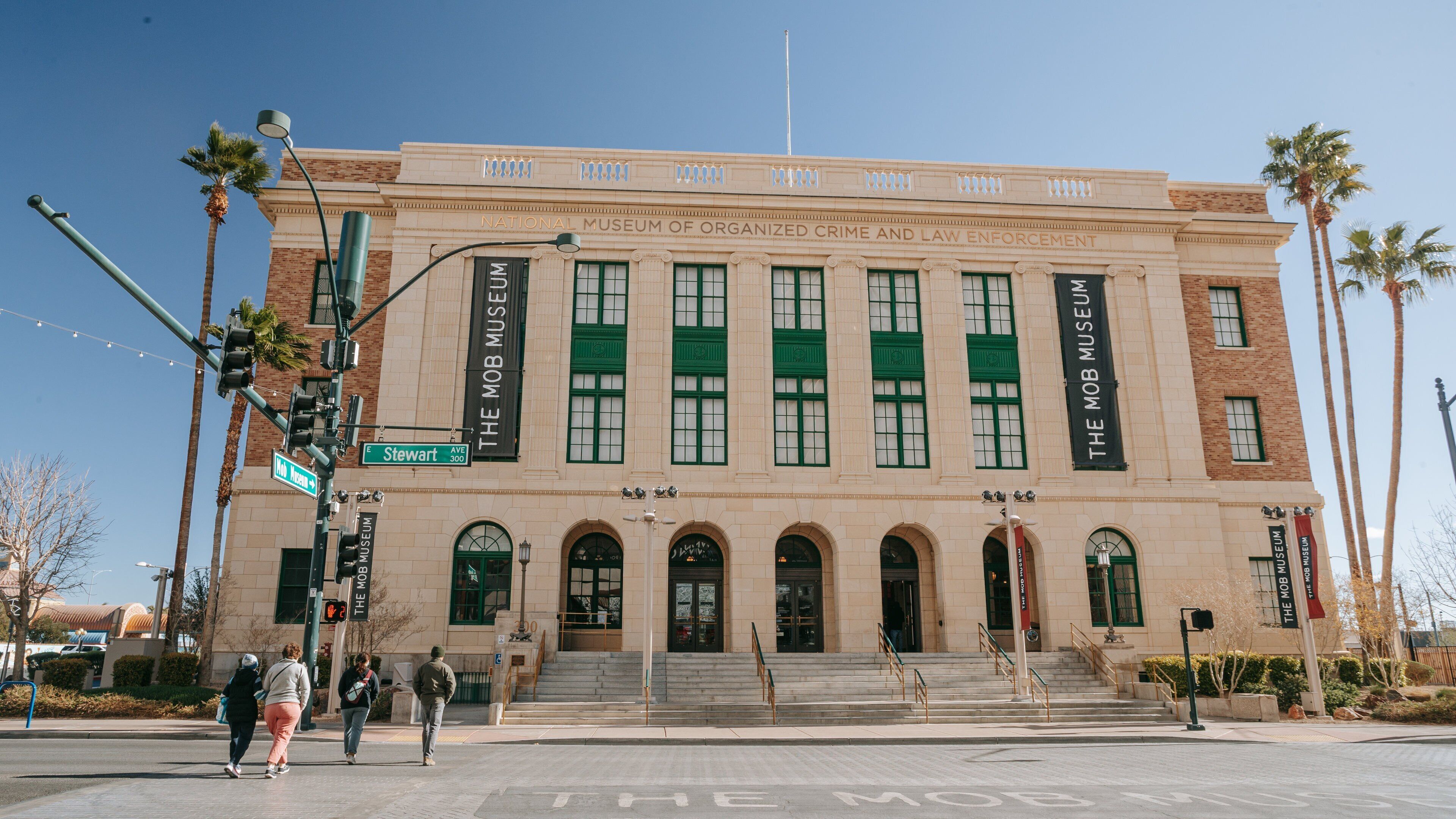 Mob Museum showing heritage architecture and street scenes