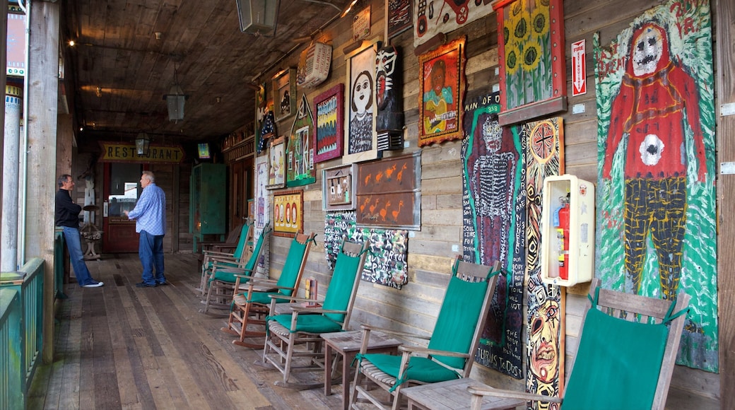 House of Blues Myrtle Beach welches beinhaltet Innenansichten und Kunst