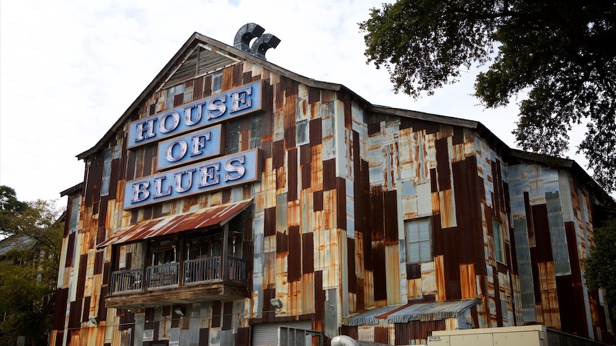 House of Blues Myrtle Beach which includes signage and heritage elements
