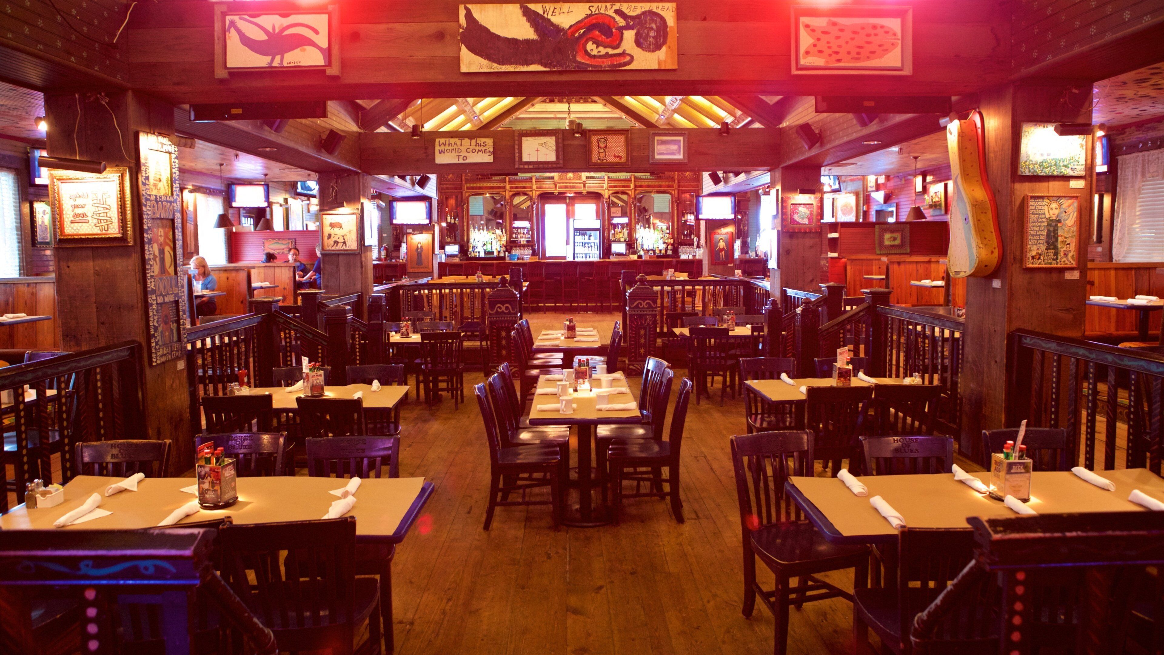 House of Blues Myrtle Beach mostrando restaurantes y vistas de interior