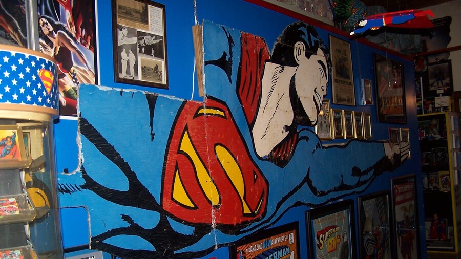 Super Museum showing interior views